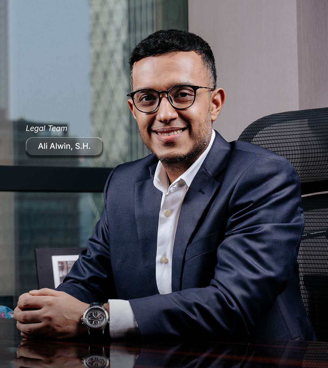 Ali Alwin, S.H.